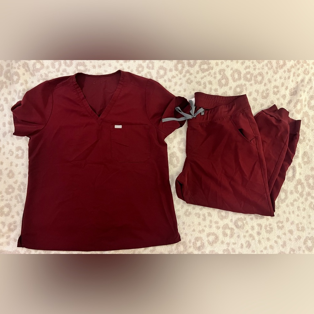 Figs Burgundy Scrub Set